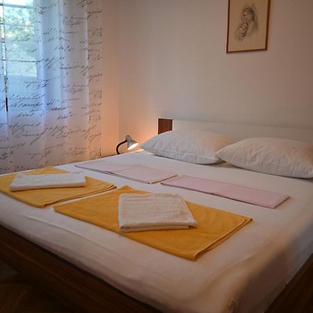 Apartments Tea Pag Pag Town Εξωτερικό φωτογραφία
