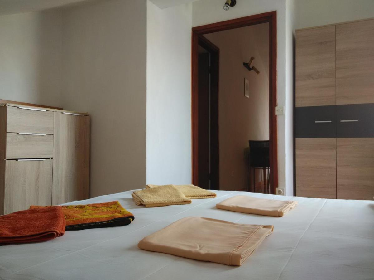 Apartments Tea Pag Pag Town Εξωτερικό φωτογραφία