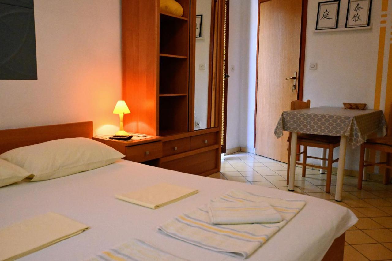 Apartments Tea Pag Pag Town Εξωτερικό φωτογραφία